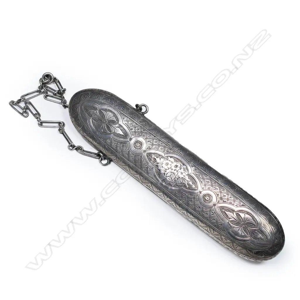 Frank Grady (Wellington) silver spectacle case chatelaine, Image 1++